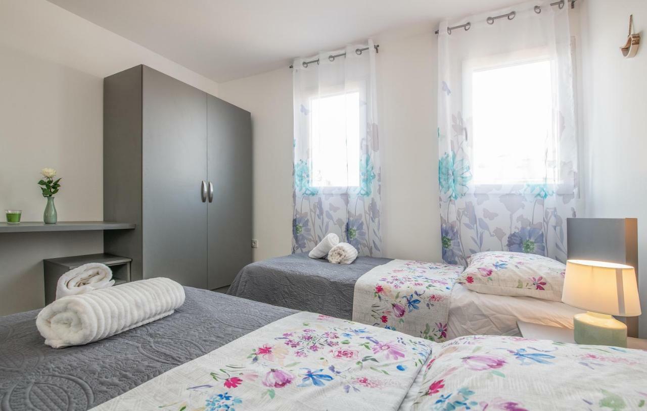 Family Apartment Ingrid プーラ エクステリア 写真